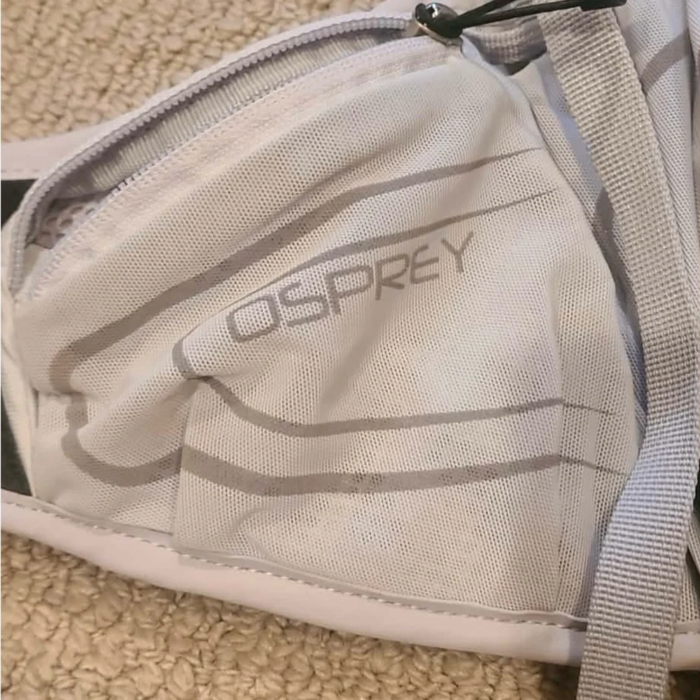 Osprey Rev 18 Men's Hiking Backpack - Black and Gray with 2.5 L bladder